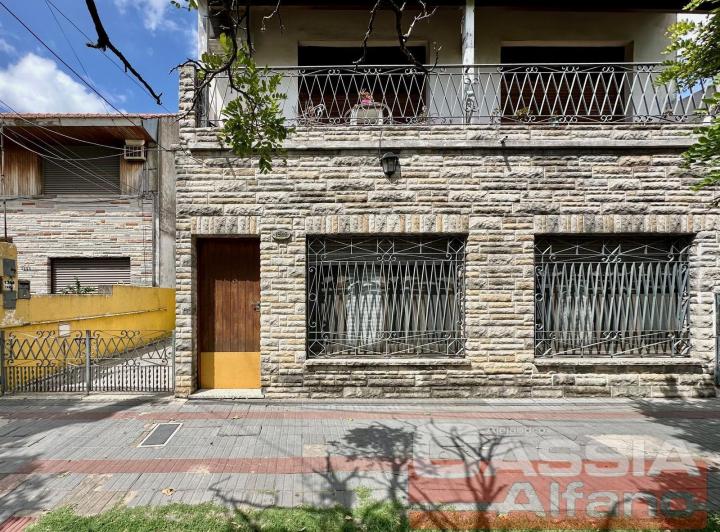 Casa · 150m² · 5 Ambientes · 1 Cochera