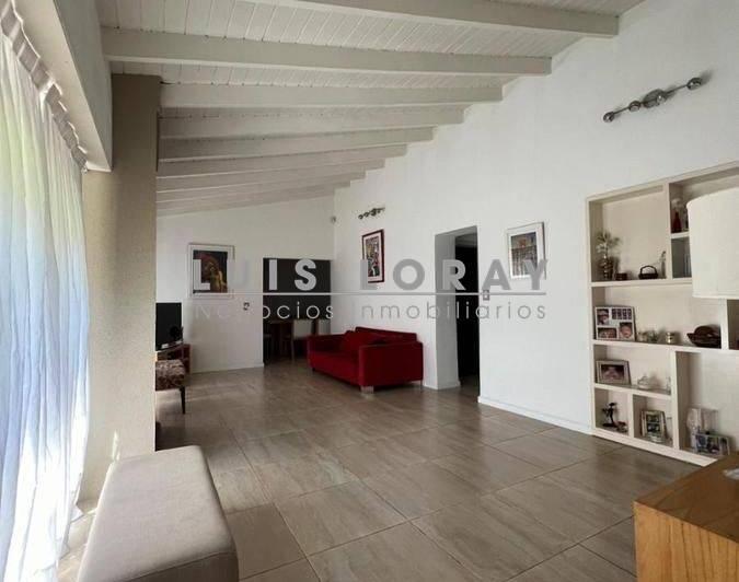Casa · 175m² · 4 Ambientes · 1 Cochera