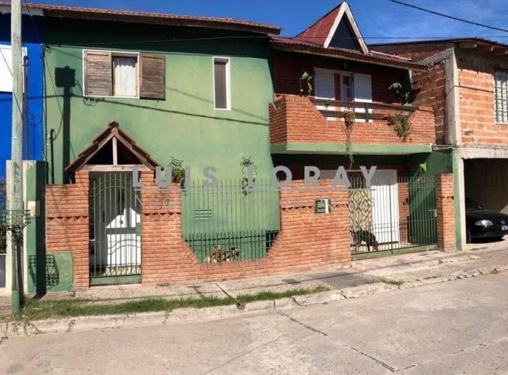 Casa · 4 Ambientes · 1 Cochera