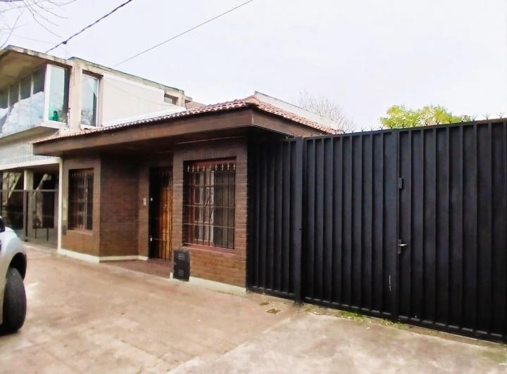 Casa · 160m² · 5 Ambientes · 3 Cocheras