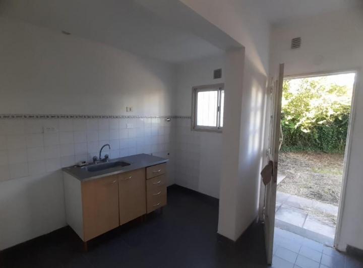 Casa · 220m² · 4 Ambientes · 1 Cochera