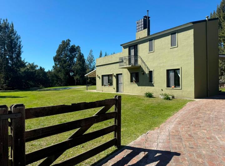 Casa · 150m² · 5 Ambientes · 2 Cocheras