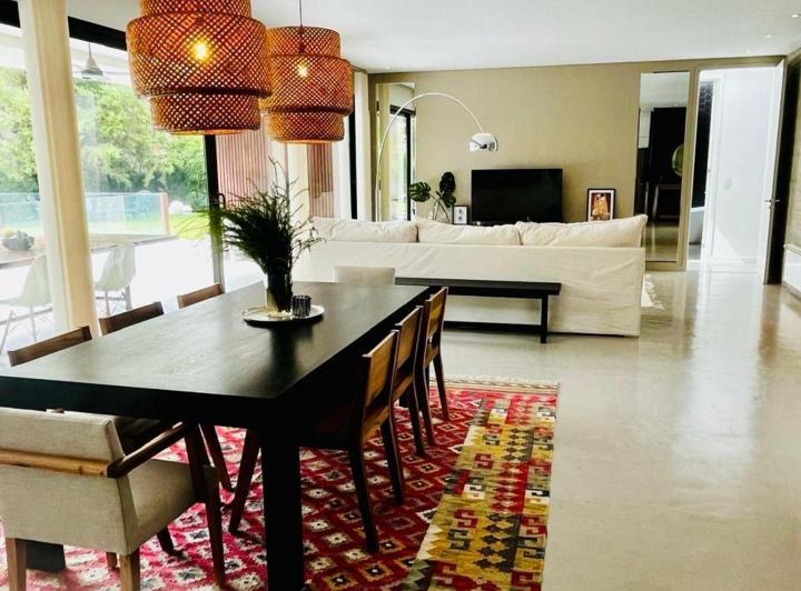Casa · 197m² · 4 Ambientes · 2 Cocheras