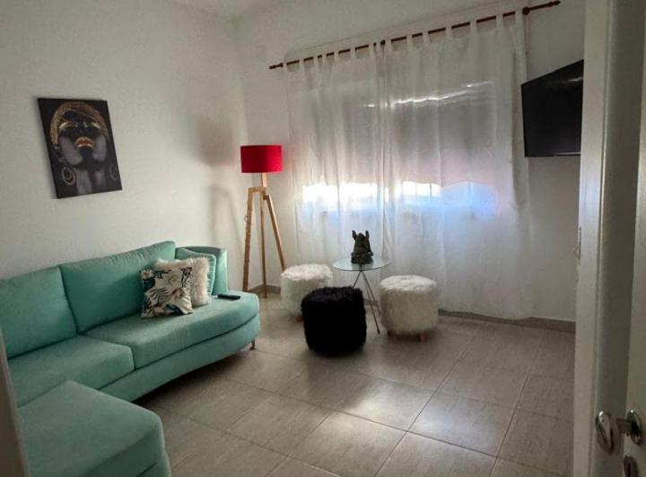 Casa · 220m² · 4 Ambientes · 1 Cochera