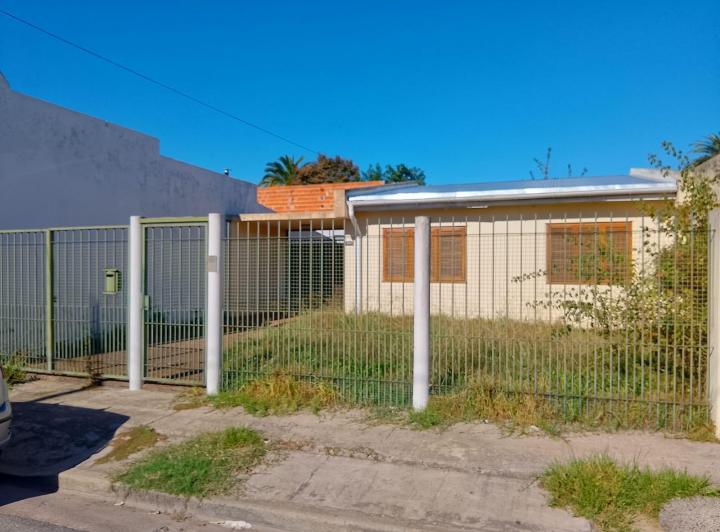 Casa · 82m² · 3 Ambientes · 2 Cocheras