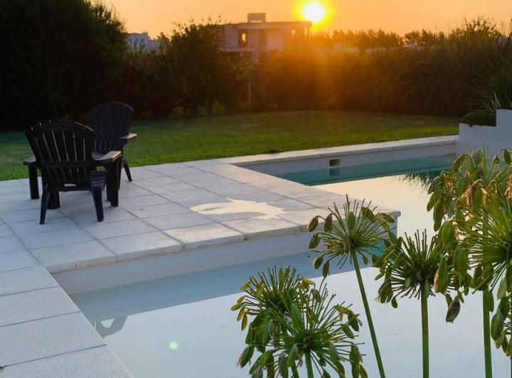 Casa · 440m² · 4 Ambientes · 2 Cocheras