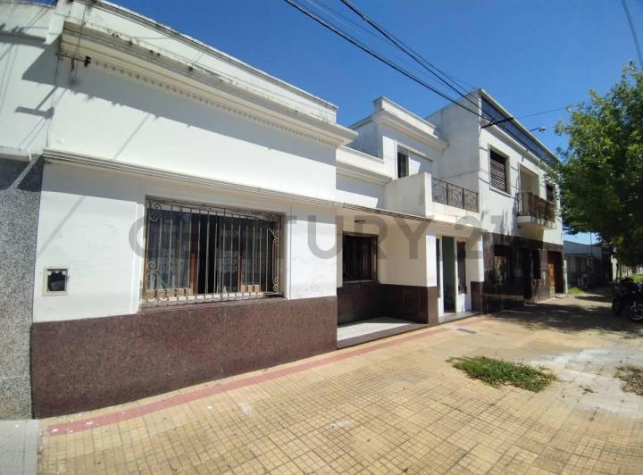 Casa · 112m² · 5 Ambientes · 1 Cochera