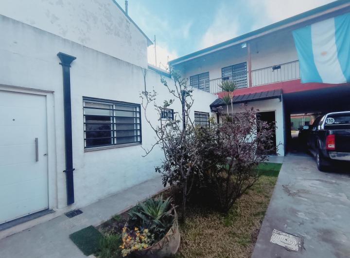 Casa · 4 Ambientes · 3 Cocheras