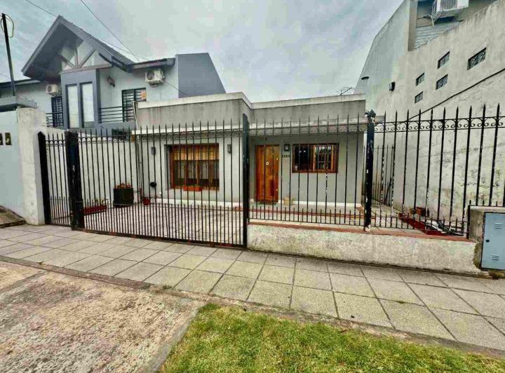 Casa · 311m² · 4 Ambientes · 1 Cochera