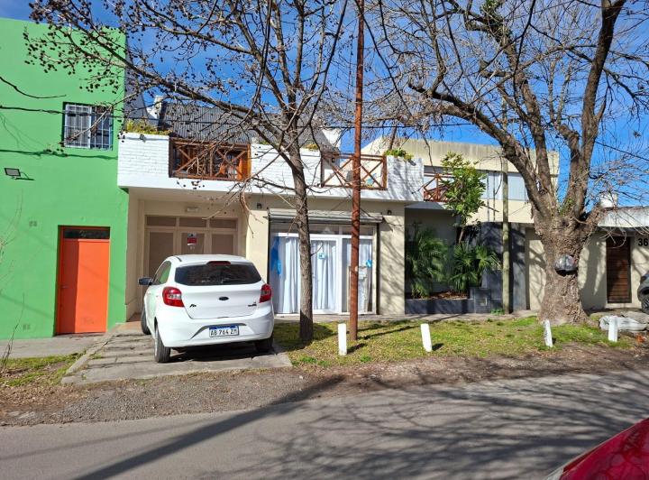 Casa · 160m² · 4 Ambientes · 1 Cochera
