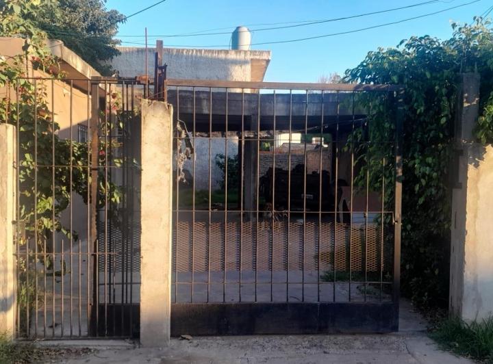 Casa · 300m² · 2 Ambientes · 1 Cochera