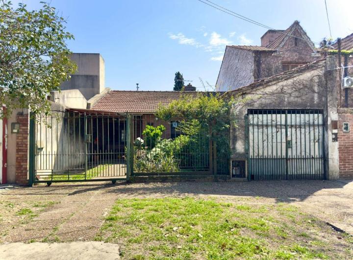 Casa · 72m² · 4 Ambientes · 1 Cochera