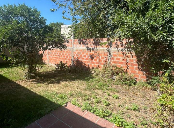 Casa · 93m² · 5 Ambientes · 1 Cochera