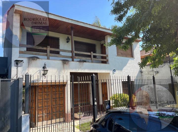Casa · 333m² · 5 Ambientes · 3 Cocheras