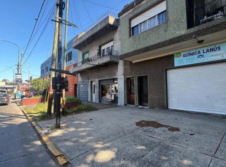 Casa · 190m² · 4 Ambientes · 2 Cocheras