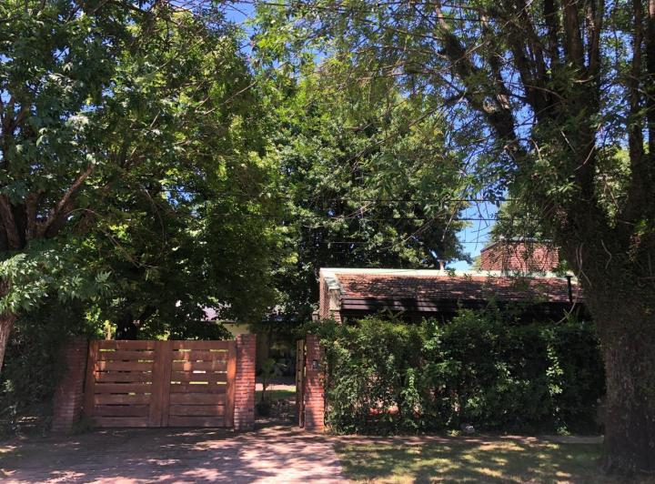 Casa · 80m² · 6 Ambientes · 1 Cochera