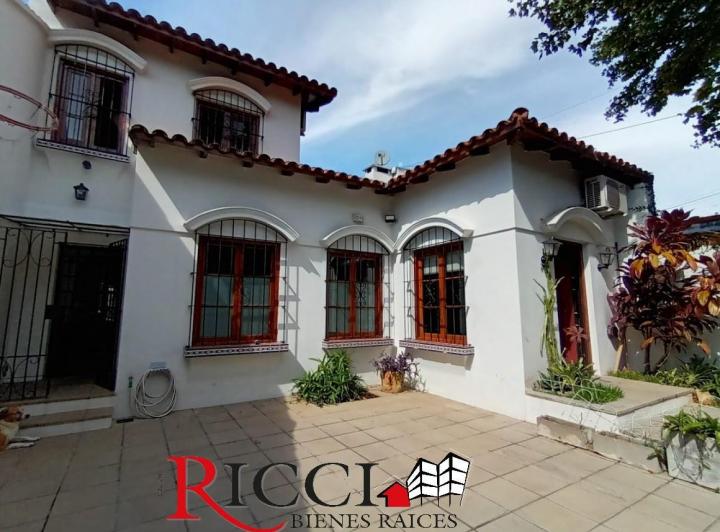 Casa · 163m² · 6 Ambientes · 2 Cocheras
