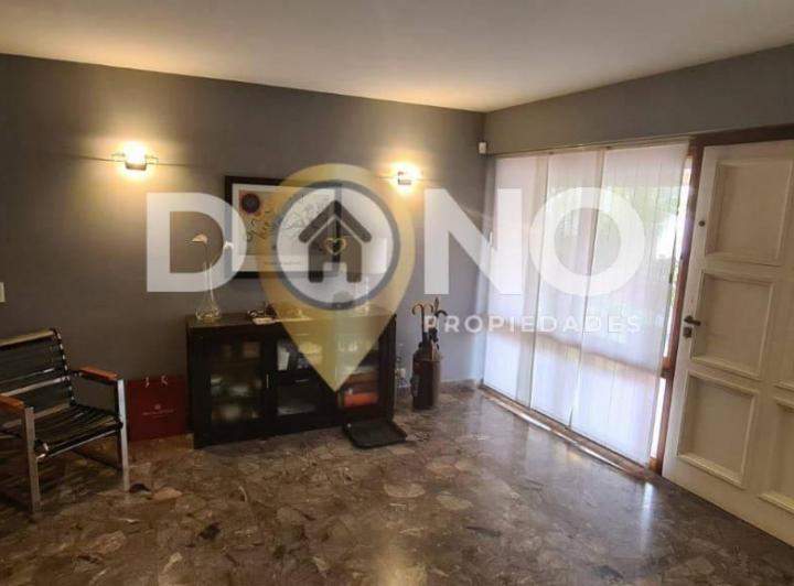 Casa · 325m² · 7 Ambientes · 1 Cochera
