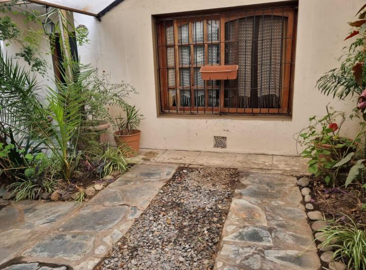 Casa · 100m² · 5 Ambientes · 2 Cocheras
