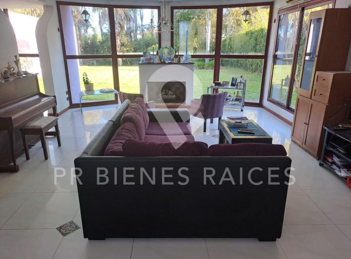 Casa · 142m² · 6 Ambientes