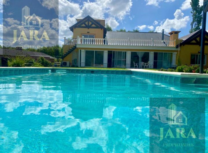 Casa · 295m² · 6 Ambientes · 3 Cocheras