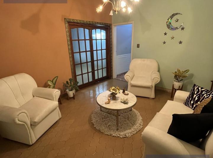 Casa · 156m² · 5 Ambientes · 1 Cochera
