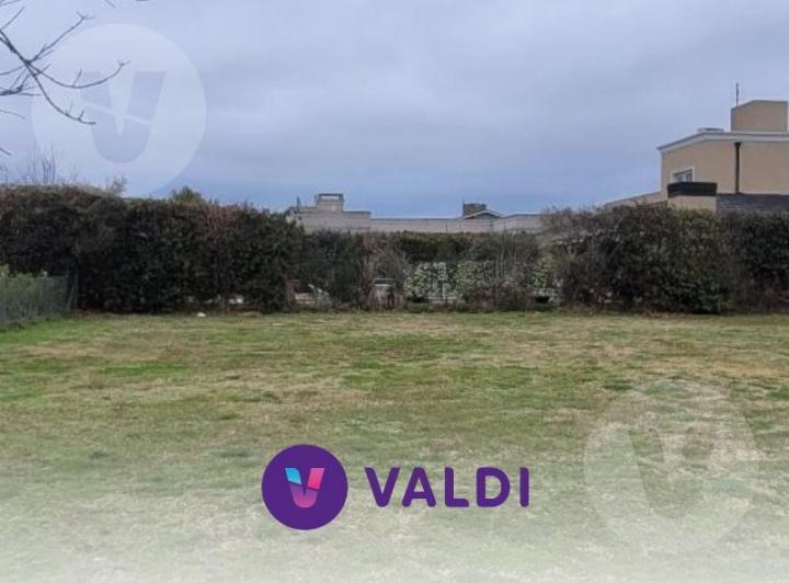 Terreno · 678m²