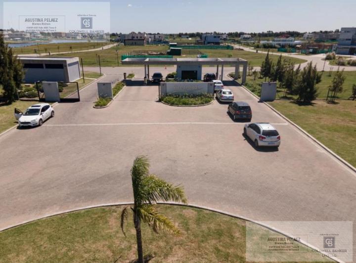 Terreno · 697m²