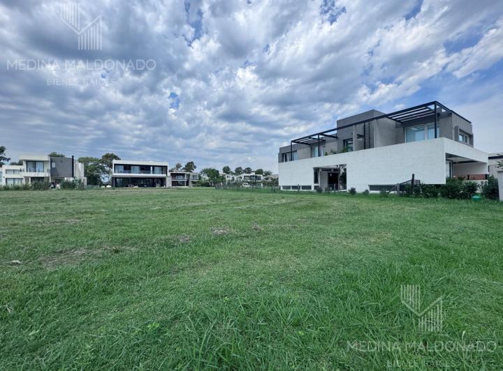 Terreno · 720m²