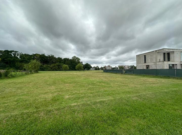 Terreno · 1243m²