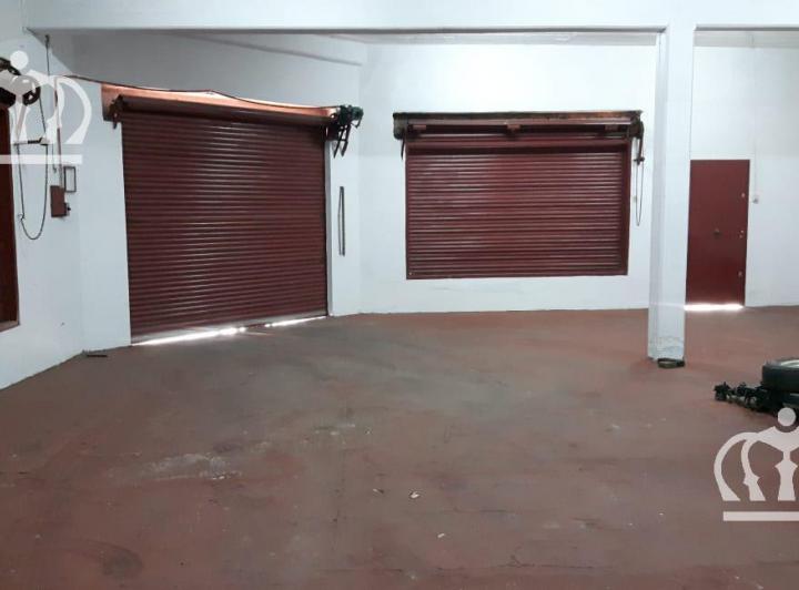 Local comercial · 148m²