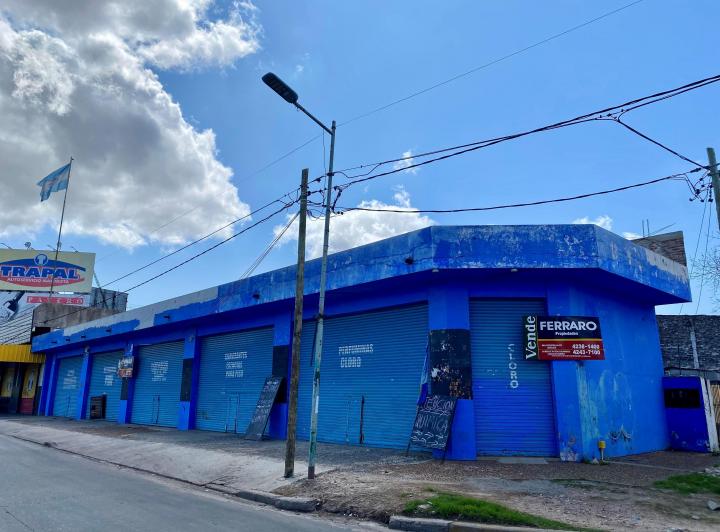 Local comercial · 433m²