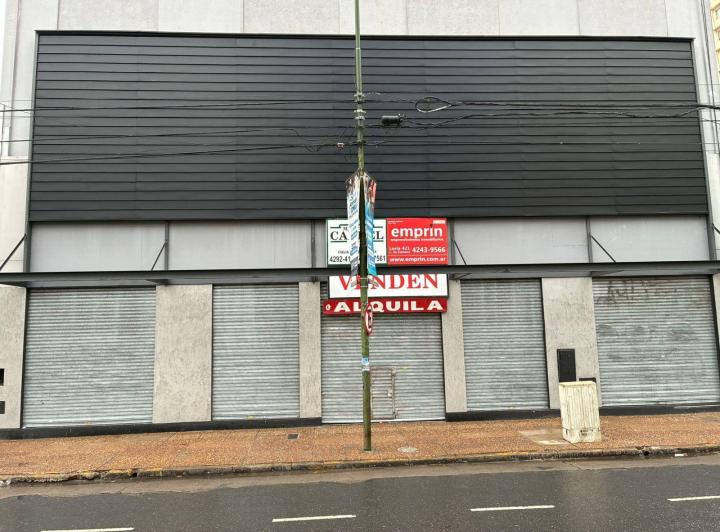 Local comercial · 1690m²