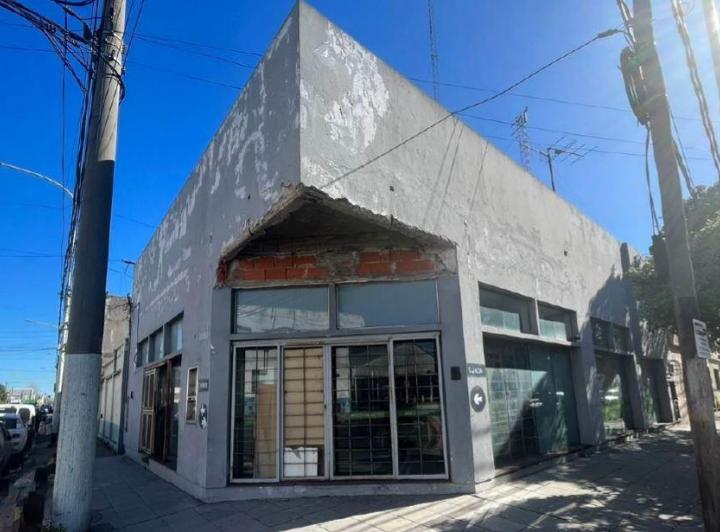 Local comercial · 275m²