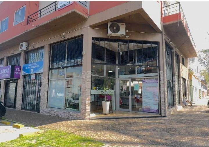Local comercial · 588m²