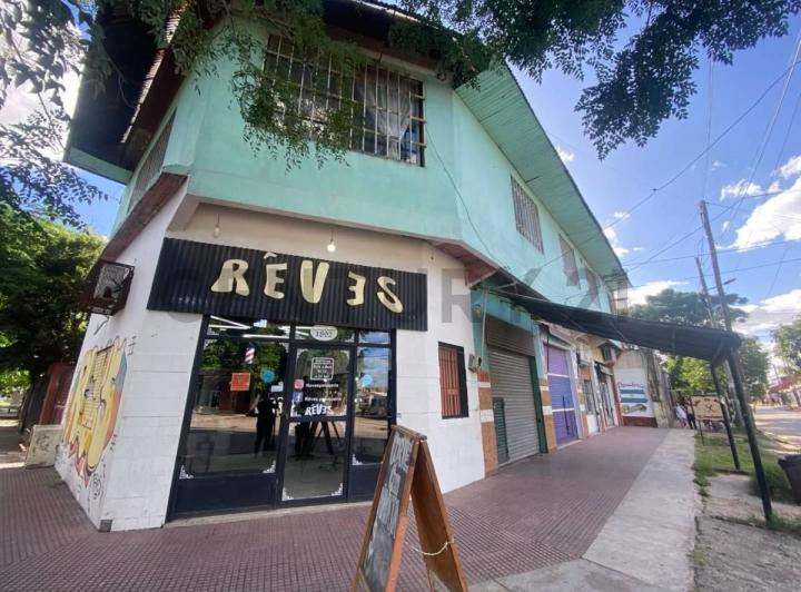 Local comercial · 330m² · 10 Ambientes · 3 Cocheras