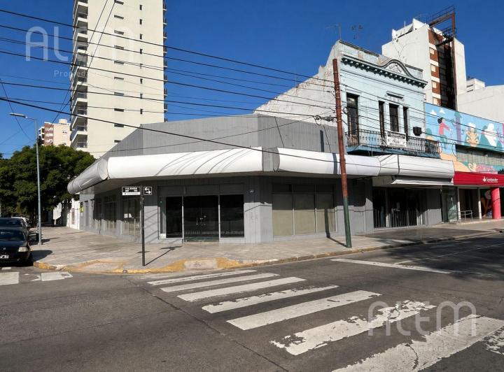 Local comercial · 324m²