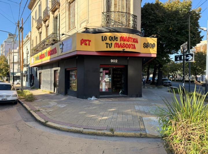 Local comercial · 185m²