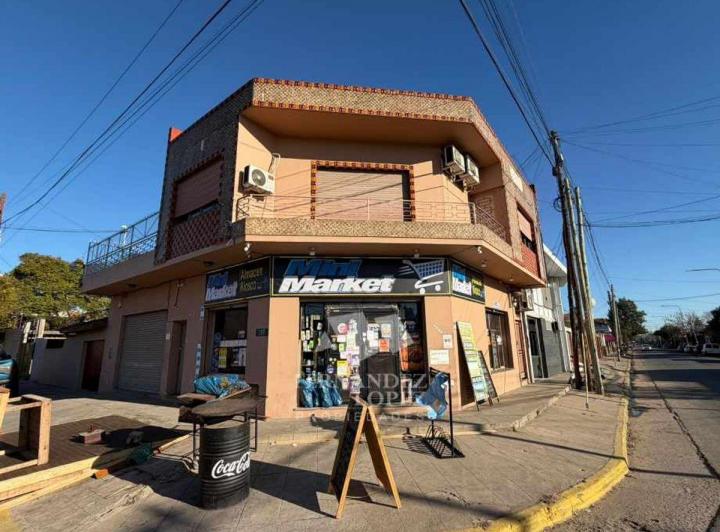 Local comercial · 335m² · 4 Ambientes · 1 Cochera