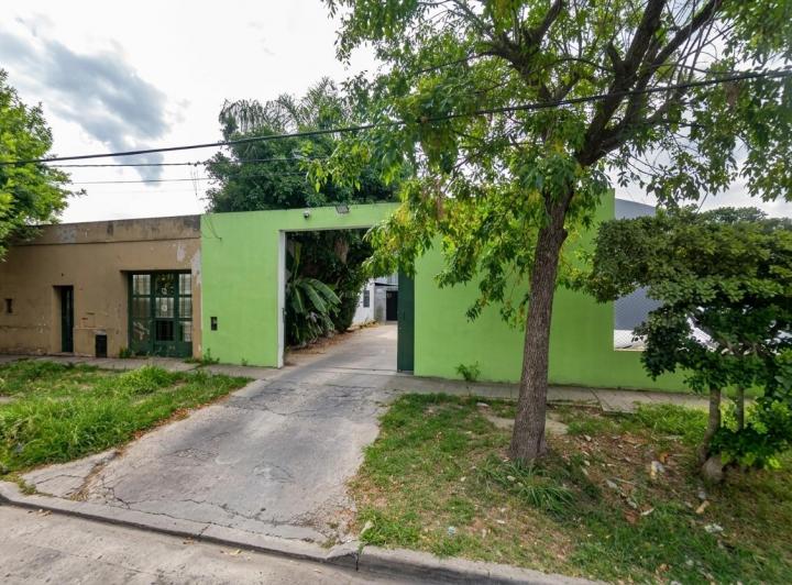Local comercial · 1300m² · 4 Ambientes · 14 Cocheras