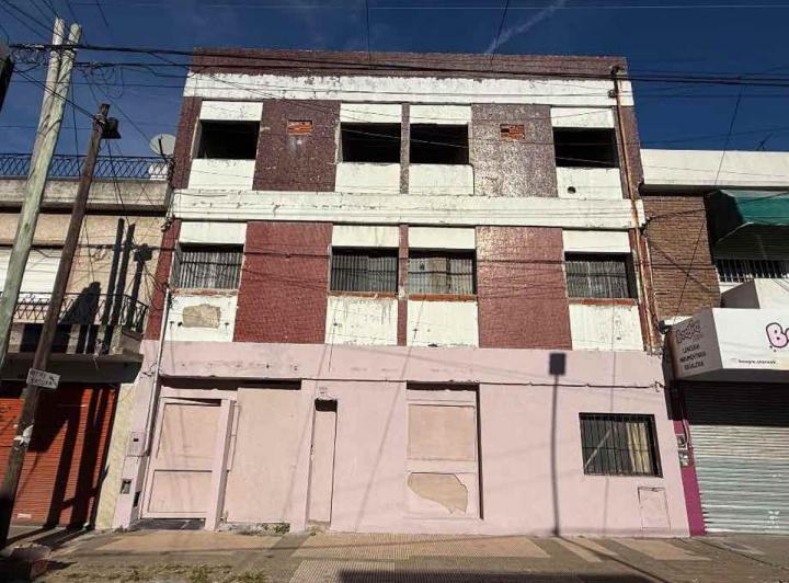 Local comercial · 418m² · 8 Ambientes