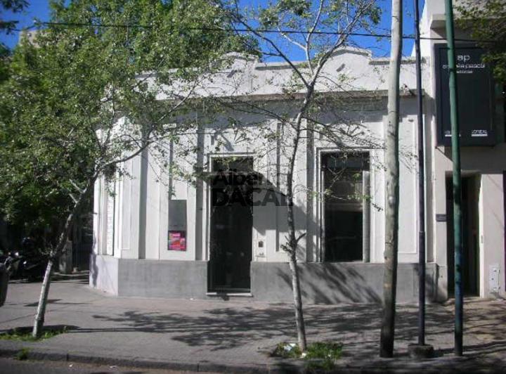 Local comercial · 220m² · 4 Ambientes