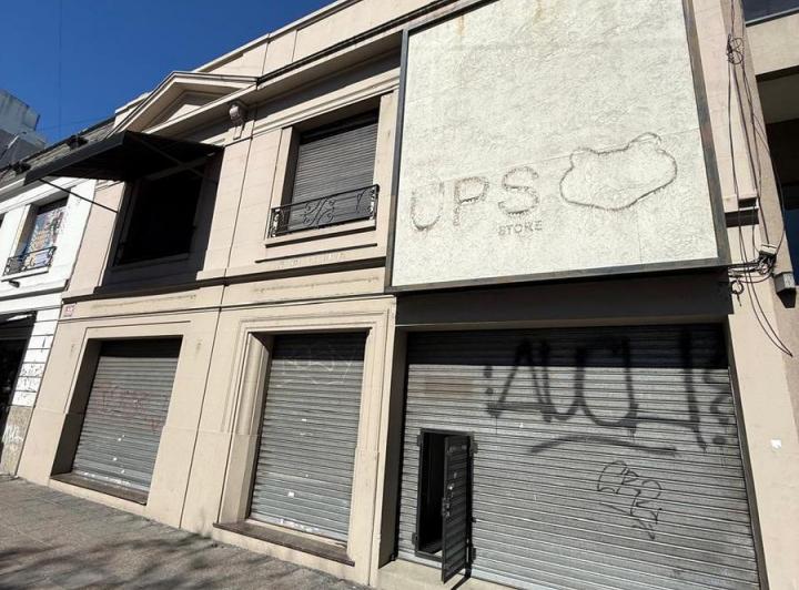 Local comercial · 220m²