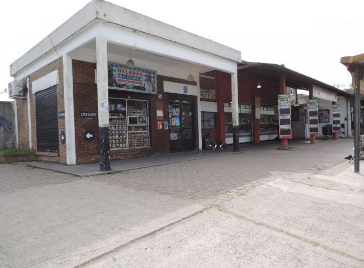 Local comercial · 1100m² · 53 Cocheras