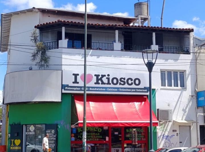 Local comercial · 484m² · 8 Ambientes · 1 Cochera