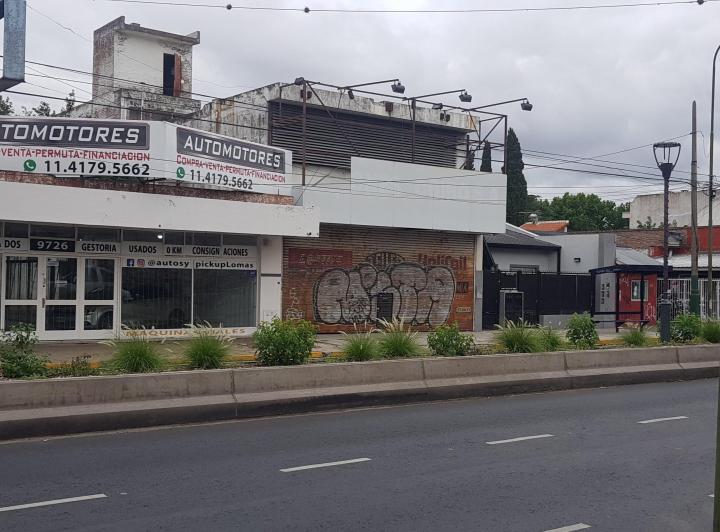 Local comercial · 700m²