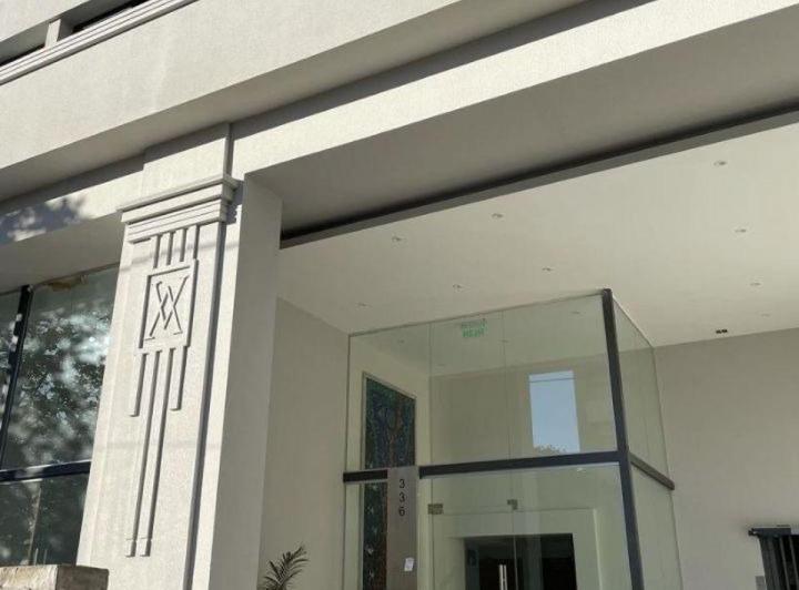 Local comercial · 700m² · 4 Ambientes · 1 Cochera
