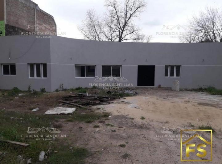 Local comercial · 2400m²