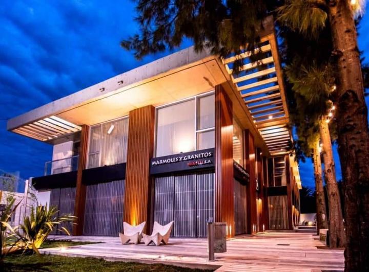 Local comercial · 98m² · 2 Ambientes