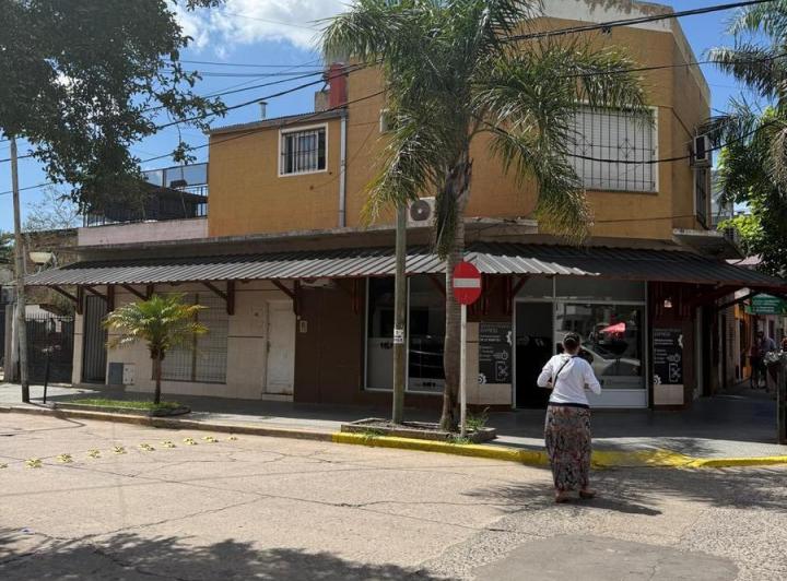 Local comercial · 210m² · 1 Cochera